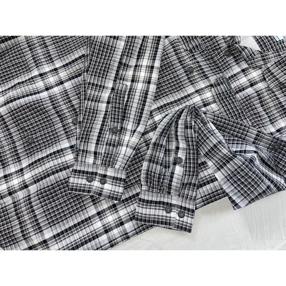 Columbia Long Sleeve Button Front Vented Fishing Shirt. Gray Plaid, Size S. EUC! - Picture 3 of 7